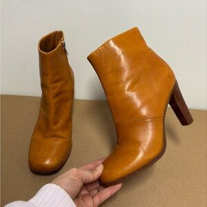 & Other Stories Genuine Leather Square 70's style Heeled Booties Size 9